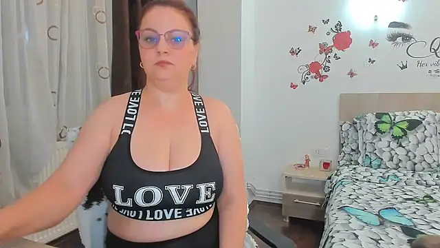 Adelamilfsex online show from 6, 10, 2025