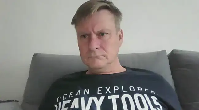 Snapshot of johnnym1 chatting on 30, 12, 2024 johnnym1 online show from 30, 12, 2024