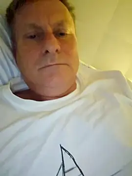 Snapshot of johnnym1 chatting on 13, 3, 2025 johnnym1 online show from 13, 3, 2025