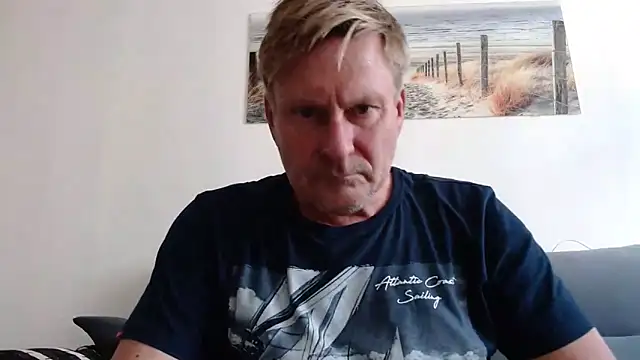 Snapshot of johnnym1 chatting on 6, 11, 2025 johnnym1 online show from 6, 11, 2025