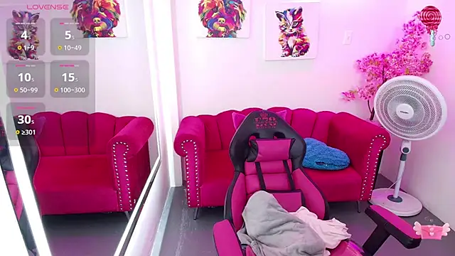 Snapshot of Miss_dolly_ chatting on 14, 11, 2025 Miss dolly online show from 14, 11, 2025