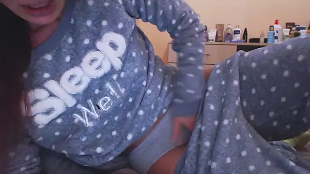 LovelyAndraGirl online show from 18, 9, 2025