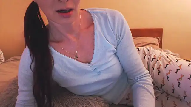 LovelyAndraGirl online show from 14, 2, 2026