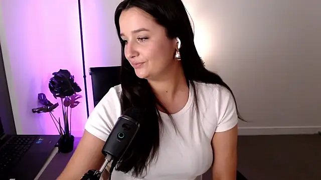 Snapshot of Lenas_Room chatting on 3, 10, 2025 Lenas Room online show from 3, 10, 2025