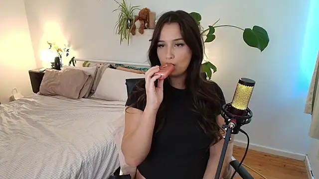 Snapshot of Lenas_Room chatting on 23, 3, 2026 Lenas Room online show from 23, 3, 2026