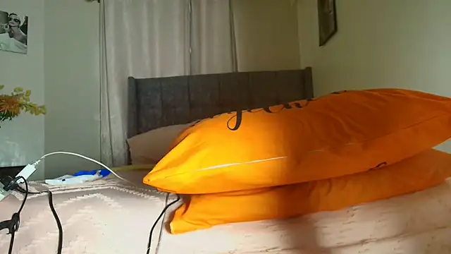 t-NaughtyLicia online show from 30, 4, 2026