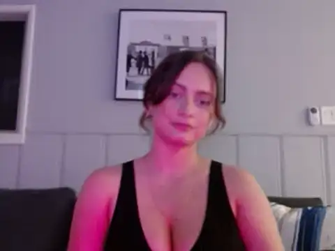 Snapshot of Sophie_Raegan chatting on 24, 2, 2025 Sophie Raegan online show from 24, 2, 2025