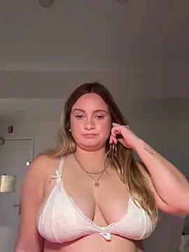 Sophie Raegan online show from 5, 3, 2026