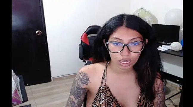 Snapshot of sofia_rosse4 chatting on 3, 12, 2024 sofia rosse4 online show from 3, 12, 2024