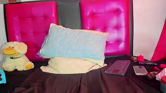 Snapshot of AlanaLars chatting on 14, 9, 2025 AlanaLars online show from 14, 9, 2025