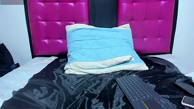 Snapshot of AlanaLars chatting on 19, 11, 2025 AlanaLars online show from 19, 11, 2025