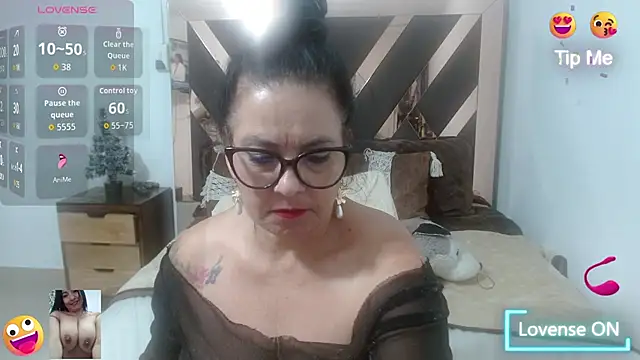 lindaesmeralda online show from 14, 11, 2025