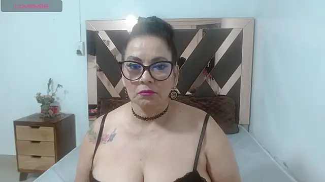 lindaesmeralda online show from 29, 4, 2026