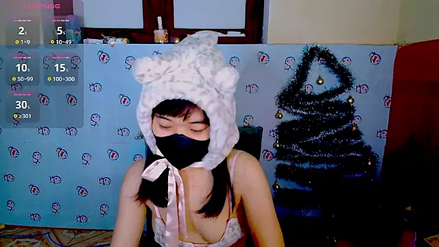 Snapshot of __Saphia__ chatting on 6, 12, 2024   Saphia   online show from 6, 12, 2024