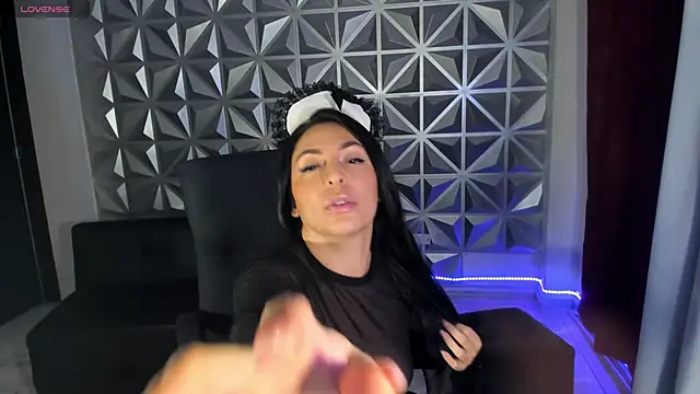 Snapshot of yourmagic_venus chatting on 21, 10, 2025 yourmagic venus online show from 21, 10, 2025