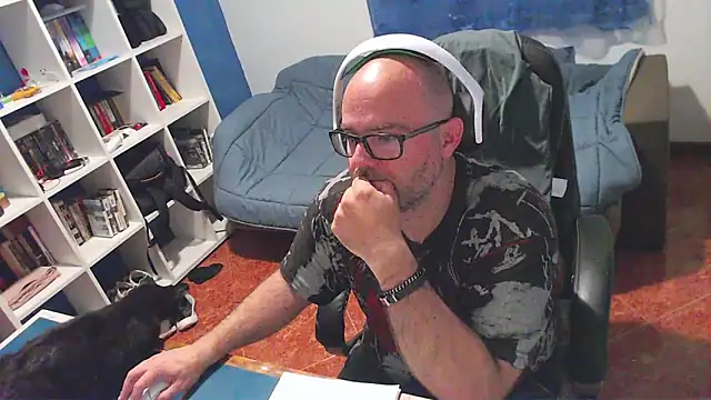 ravingr4d4 online show from 28, 4, 2026
