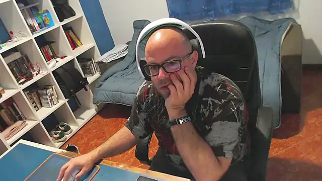 ravingr4d4 online show from 30, 4, 2026