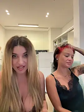 Snapshot of RoxxyDallas chatting on 22, 9, 2025 RoxxyDallas online show from 22, 9, 2025