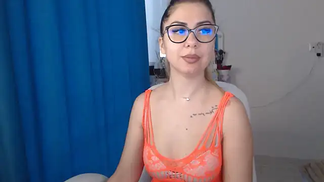 SugarErika online show from 4, 3, 2025