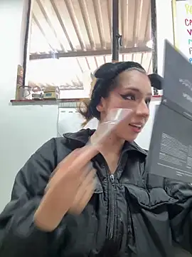 Snapshot of bellablack27 chatting on 27, 2, 2025 bellablack27 online show from 27, 2, 2025