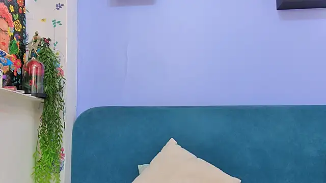 Snapshot of moon_cake chatting on 21, 10, 2025 moon cake online show from 21, 10, 2025