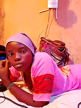 cute naimah online show from 6, 11, 2025