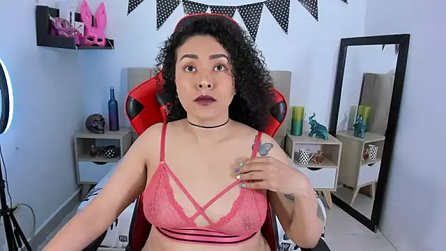 Zoe Gruber online show from 12, 12, 2024