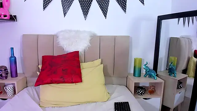 Zoe Gruber online show from 22, 12, 2024