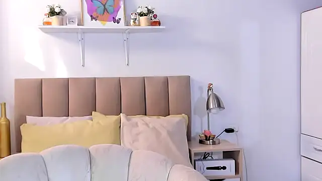 Zoe Gruber online show from 10, 2, 2026