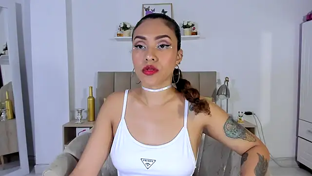 Zoe Gruber online show from 26, 4, 2026