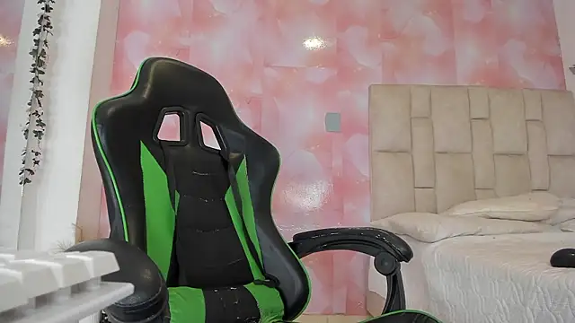 emily lean  online show from 3, 2, 2026