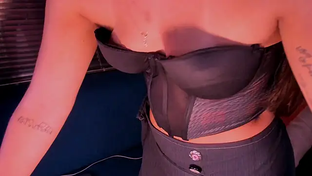 Sussy Bell01 online show from 5, 3, 2025