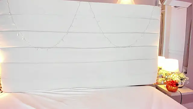 Lilly 2809  online show from 4, 10, 2025