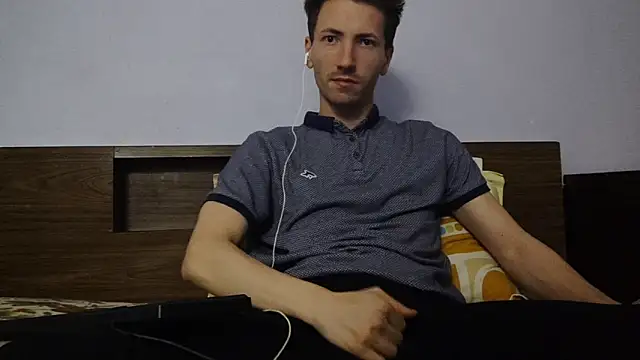 Snapshot of _Hocthus_ chatting on 5, 1, 2025 Hocthus online show from 5, 1, 2025