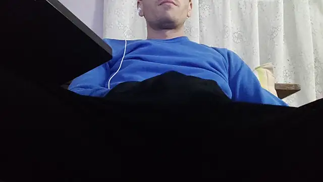 Snapshot of _Hocthus_ chatting on 6, 1, 2025 Hocthus online show from 6, 1, 2025