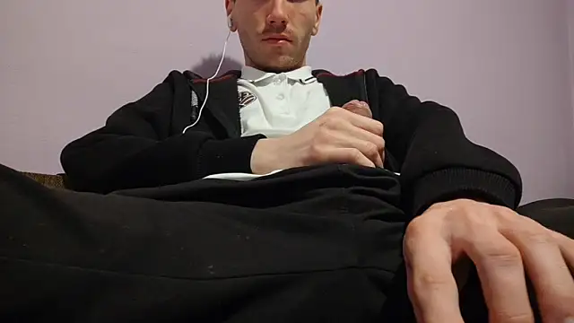 Snapshot of _Hocthus_ chatting on 4, 2, 2025 Hocthus online show from 4, 2, 2025