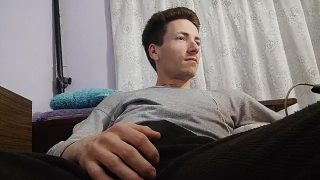 Snapshot of _Hocthus_ chatting on 16, 2, 2025 Hocthus online show from 16, 2, 2025