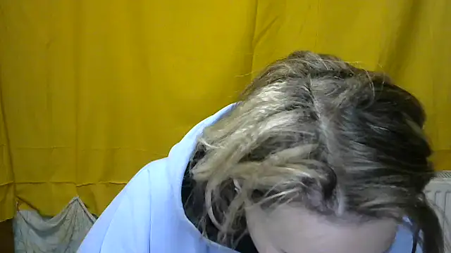 wLESLYMOSw online show from 12, 3, 2025