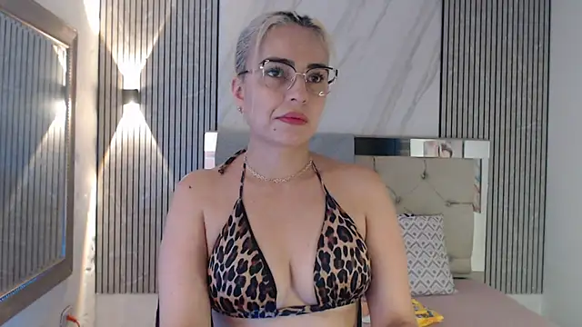ashley  tylor online show from 27, 7, 2026