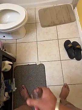 Snapshot of VFuck4U_xxx chatting on 4, 12, 2024 VFuck4U xxx online show from 4, 12, 2024