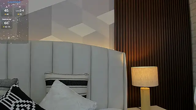 Julietasantos   online show from 18, 9, 2025