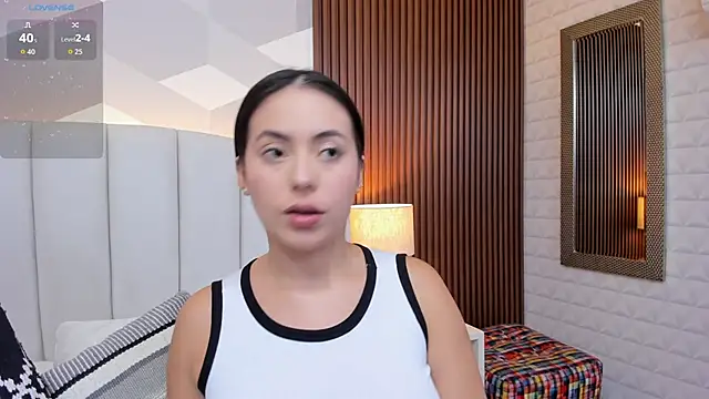 Julietasantos   online show from 24, 9, 2025