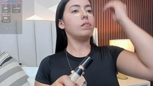 Julietasantos   online show from 7, 5, 2026