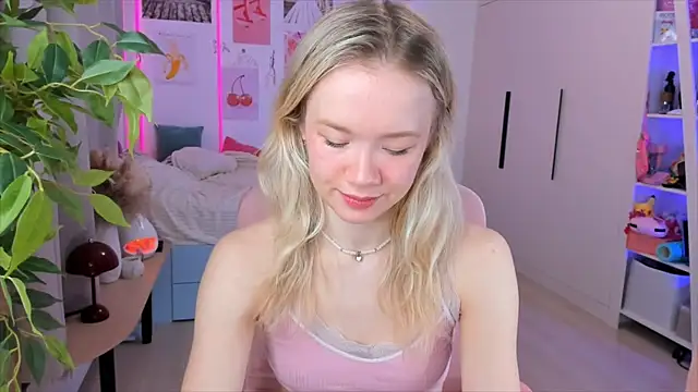 Lily Young online show from 24, 2, 2026