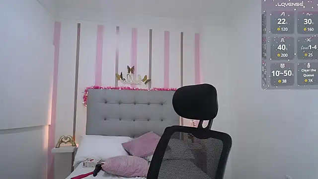 Mariana Rojas online show from 28, 1, 2025