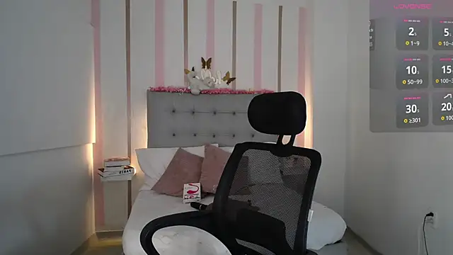 Mariana Rojas online show from 16, 10, 2025