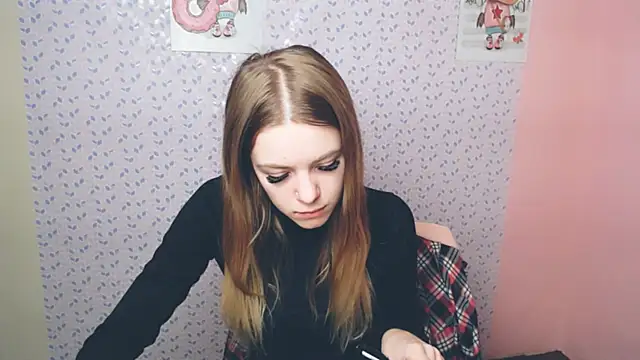 AliceFlirtt  online show from 18, 12, 2024