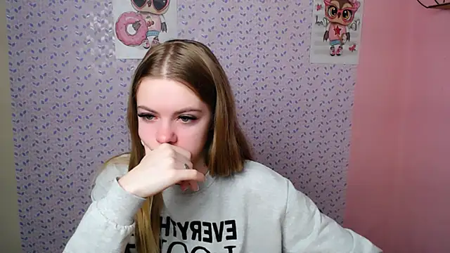 AliceFlirtt  online show from 9, 1, 2025