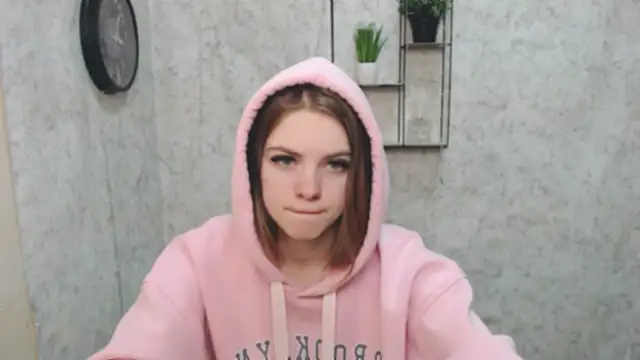 AliceFlirtt  online show from 8, 2, 2025