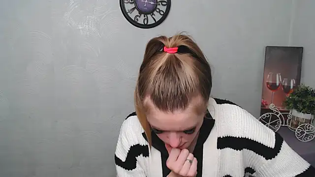 AliceFlirtt  online show from 6, 3, 2025